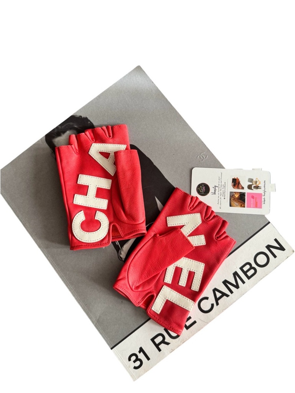 ‼️SOLD‼️RARE Chanel S/S 2019 Runway Red Logo Gloves✨
